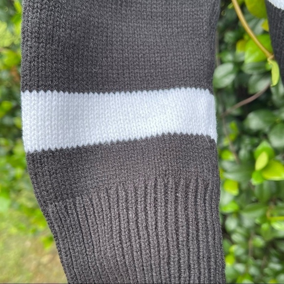 NWT NORDSTROM Kids Stripe Boxy V-Neck Big Girl’s Sweater - Picture 6 of 9